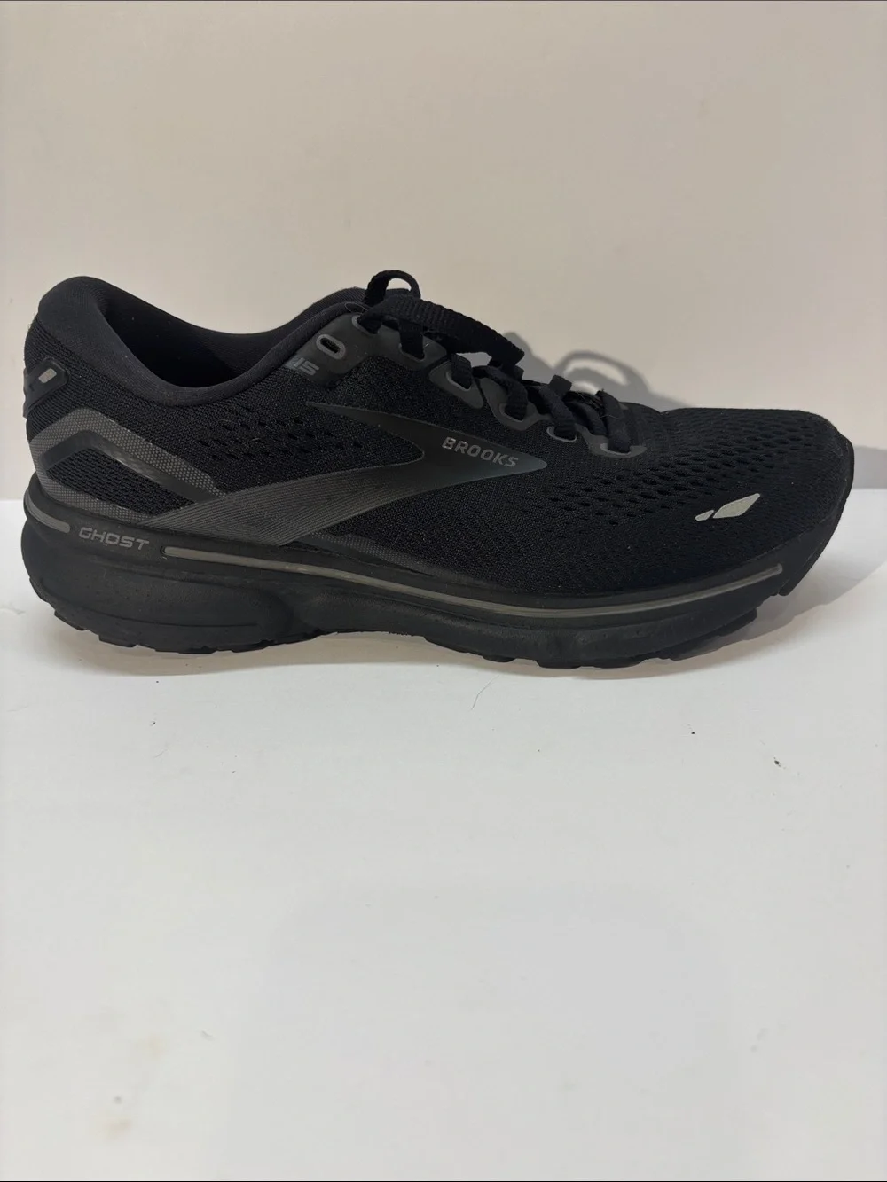 Brooks Ghost women's Running Shoe - Black size 7